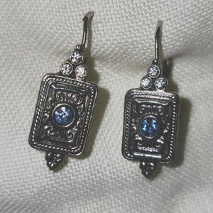 Filigree dangle earrings